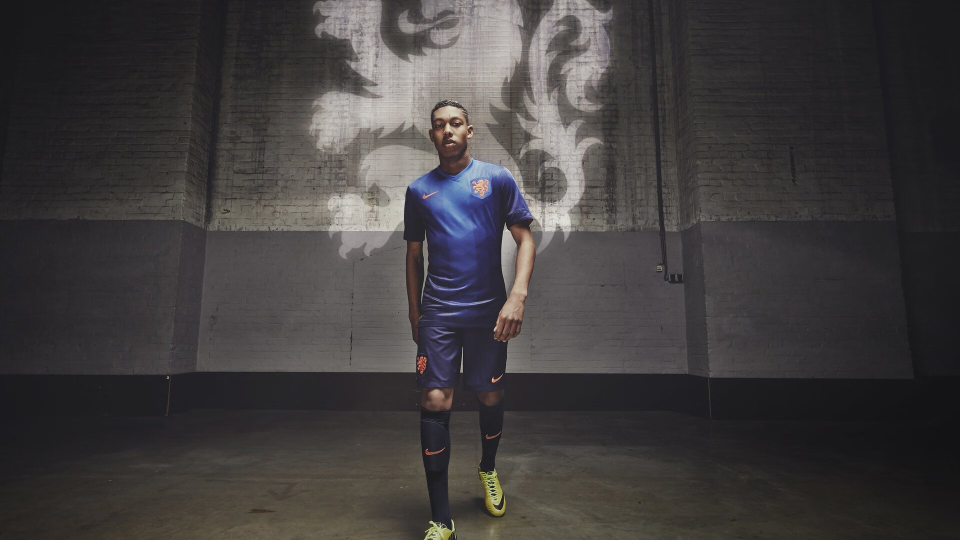 特色足球文化在国际展览中受到高度关注，促进文化交流，足球特色展示