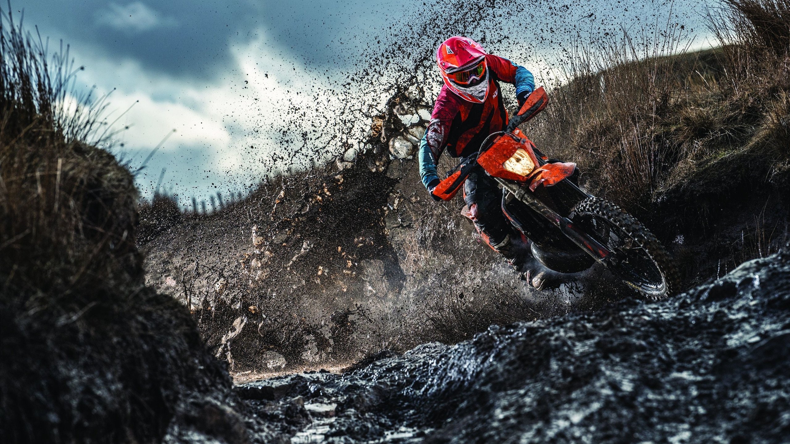 长跑国际赛：肯尼亚运动员连续创佳绩，赛场火爆！，肯尼亚长跑运动员训练计划